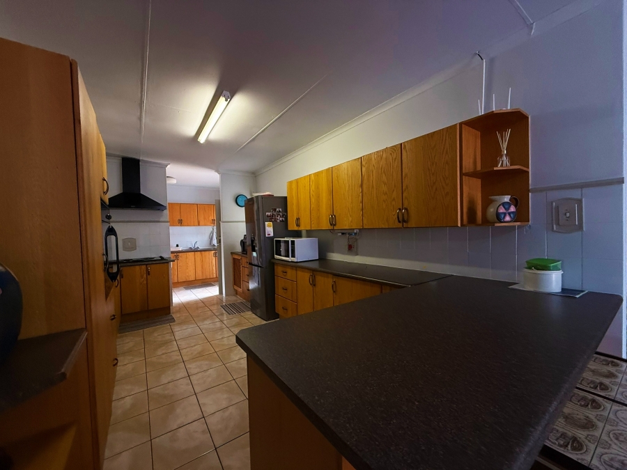 3 Bedroom Property for Sale in Kannoniers Park North West